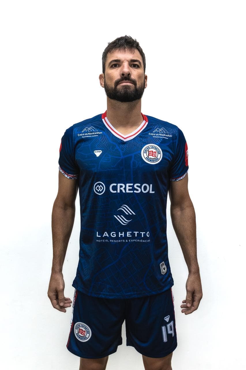 Paganelli, Zagueiro